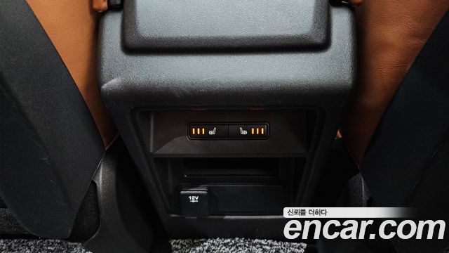 Land Rover Discovery Sport 2.0 TD4 HSE Luxury 2017 — фото 18