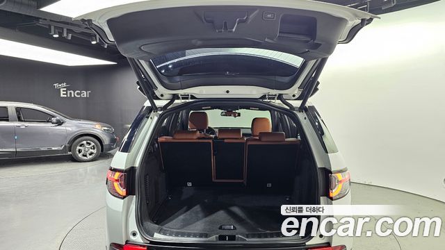 Land Rover Discovery Sport 2.0 TD4 HSE Luxury 2017 — фото 20