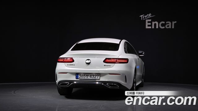 Mercedes-Benz E-Class (W213) E300d 4MATIC Coupe 2022 — фото 4