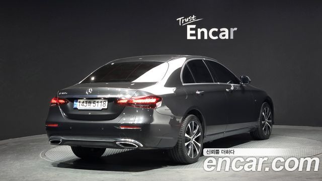 Mercedes-Benz E-Class (W213) E300e 4MATIC Exclusive 2021 — фото 2