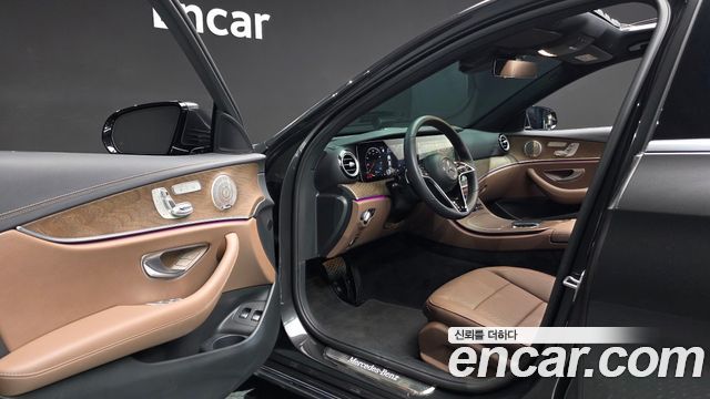 Mercedes-Benz E-Class (W213) E300e 4MATIC Exclusive 2021 — фото 10