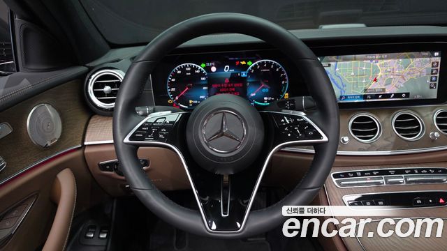Mercedes-Benz E-Class (W213) E300e 4MATIC Exclusive 2021 — фото 17