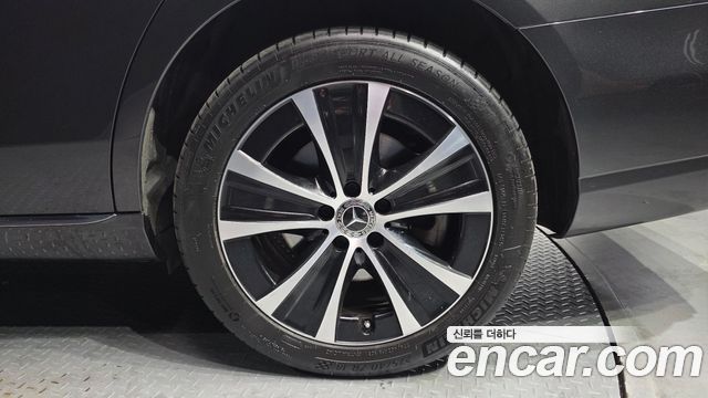Mercedes-Benz E-Class (W213) E300e 4MATIC Exclusive 2021 — фото 27