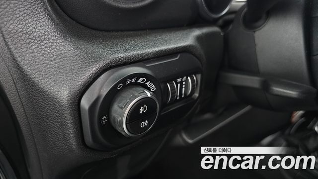 Jeep Wrangler (JL) 2.0 Sahara 4Door 2018 — фото 16