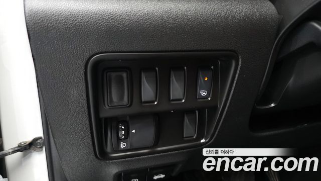 Renault Korea QM6 2.0 LPe RE Signature 2WD 2022 — фото 23