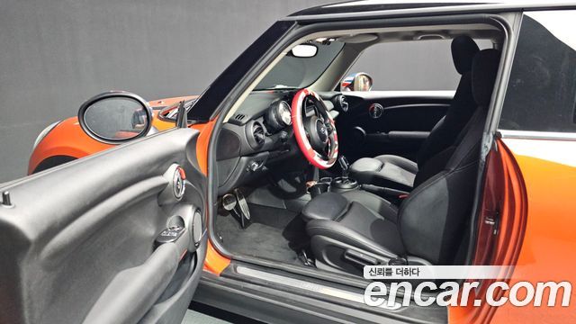 MINI Cooper D Standard 3rd 2019 — фото 10