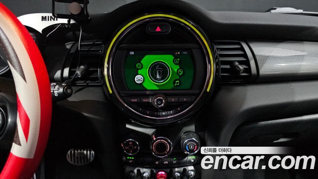 MINI Cooper D Standard 3rd 2019 — фото 14