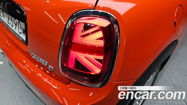 MINI Cooper D Standard 3rd 2019 — фото 23