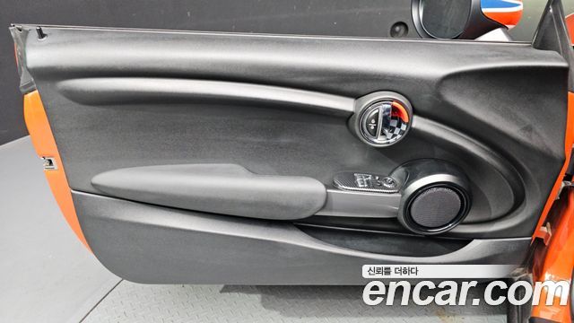 MINI Cooper D Standard 3rd 2019 — фото 24