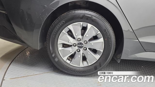 Kia K5 Hybrid (III) Trendy 2023 — фото 5