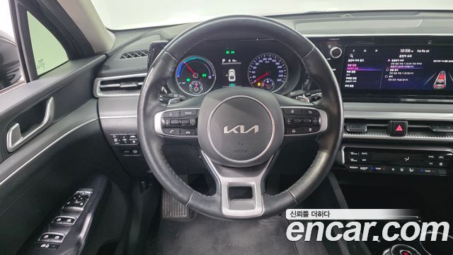 Kia K5 Hybrid (III) Trendy 2023 — фото 13