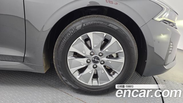 Kia K5 Hybrid (III) Trendy 2023 — фото 21
