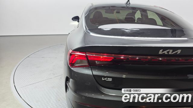 Kia K5 Hybrid (III) Trendy 2023 — фото 23