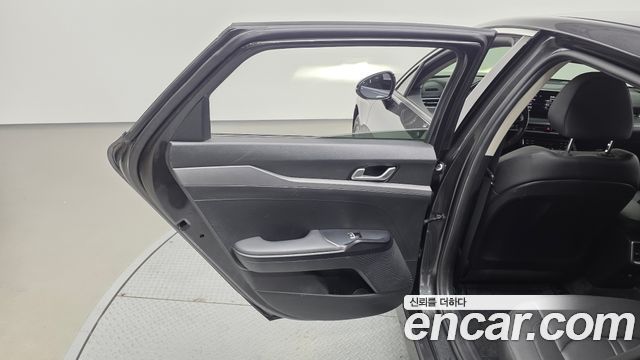 Kia K5 Hybrid (III) Trendy 2023 — фото 25