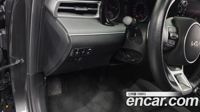 Kia K5 Hybrid (III) Trendy 2023 — фото 28