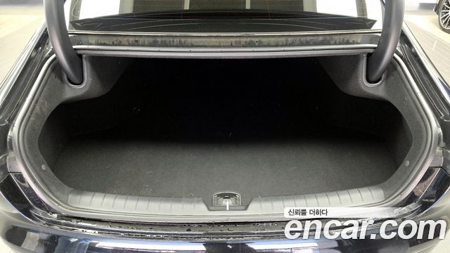 Hyundai Grandeur (GN7) 2,5 Gasoline 2WD Premium 2023 — фото 20