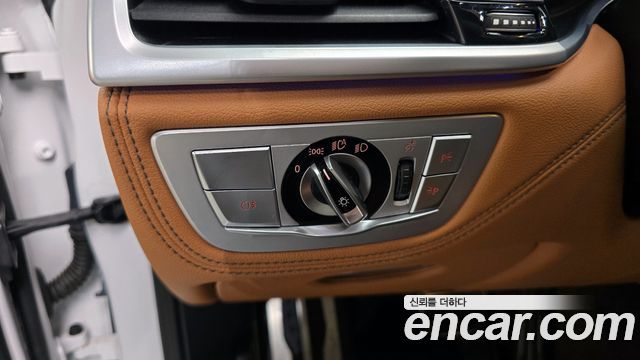 BMW 7 Series (G11) 740Li xDrive M Sport Package 2021 — фото 13