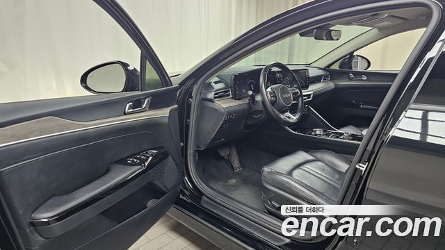 Kia K5 (III) 2.0 Noblesse 2023 — фото 10