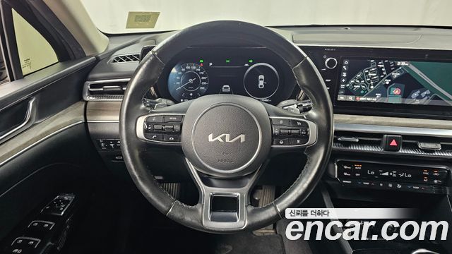 Kia K5 (III) 2.0 Noblesse 2023 — фото 13