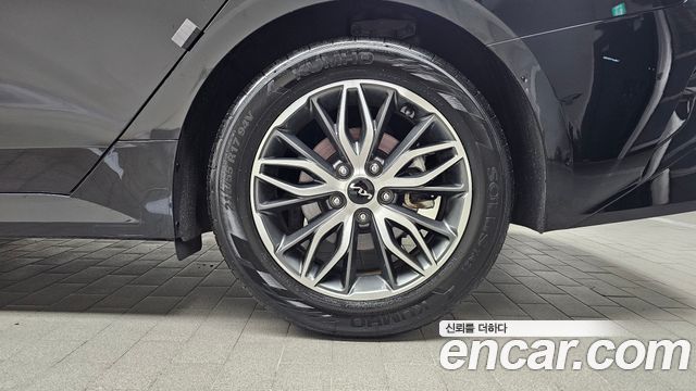 Kia K5 (III) 2.0 Noblesse 2023 — фото 21