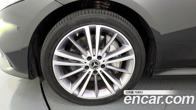 Mercedes-Benz CLS-Class (C257) CLS400d 4MATIC 2019 — фото 5