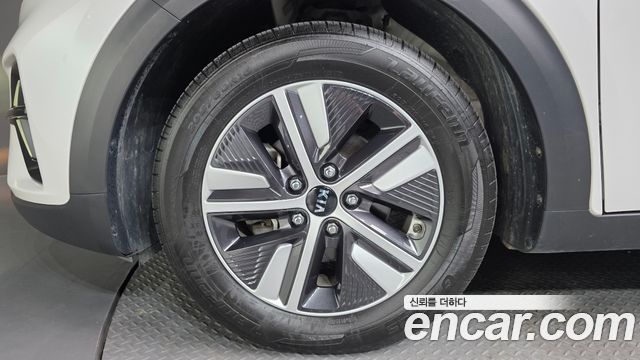Kia Niro 1.6 HEV Noblesse Special 2021 — фото 5
