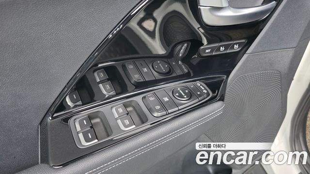 Kia Niro 1.6 HEV Noblesse Special 2021 — фото 12
