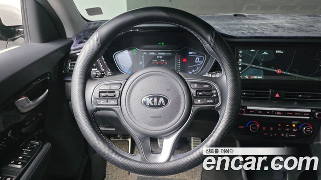 Kia Niro 1.6 HEV Noblesse Special 2021 — фото 14