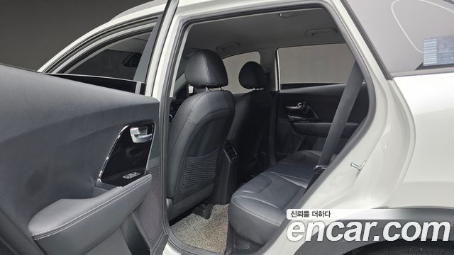 Kia Niro 1.6 HEV Noblesse Special 2021 — фото 17