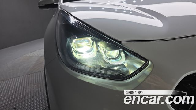 Kia Niro 1.6 HEV Noblesse Special 2021 — фото 22