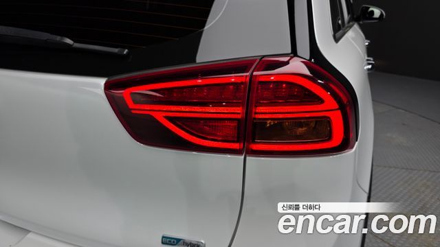 Kia Niro 1.6 HEV Noblesse Special 2021 — фото 23