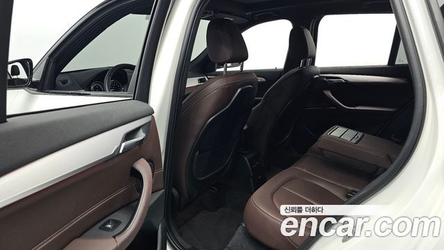 BMW X1 (F48) xDrive 20i M Sport 2022 — фото 11