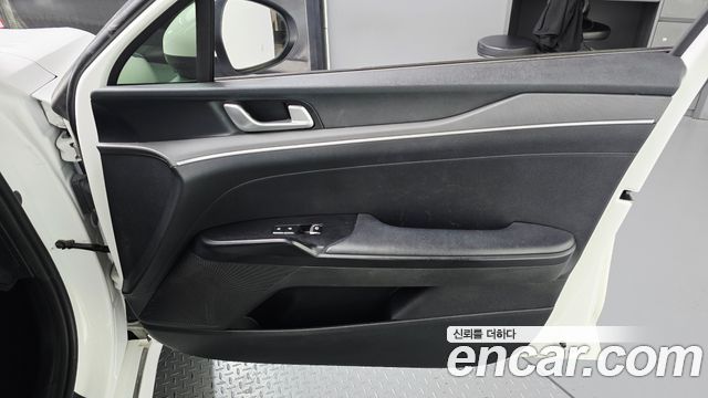 Kia K5 (III) 2.0 LPI(Renter car) Strandard 2022 — фото 25
