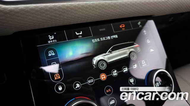 Land Rover Range Rover Velar 3.0 D300 R-Dynamic SE 2018 — фото 16