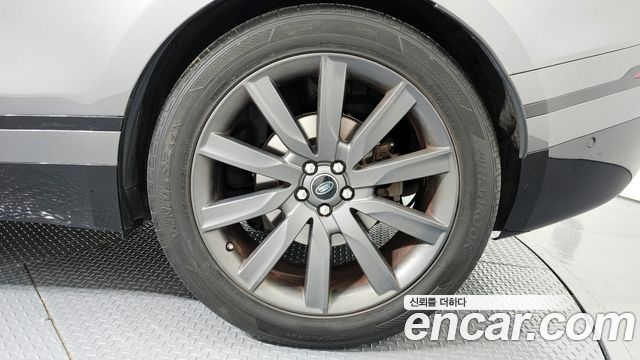 Land Rover Range Rover Velar 3.0 D300 R-Dynamic SE 2018 — фото 21
