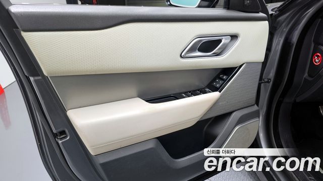 Land Rover Range Rover Velar 3.0 D300 R-Dynamic SE 2018 — фото 24