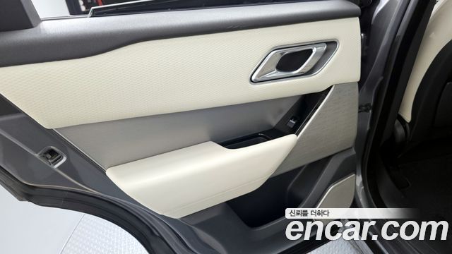 Land Rover Range Rover Velar 3.0 D300 R-Dynamic SE 2018 — фото 25