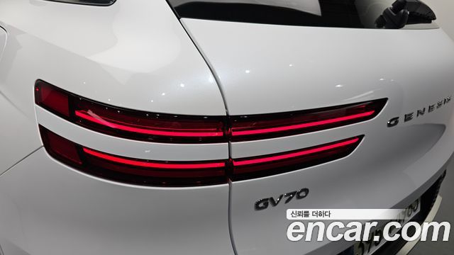 Genesis GV70 2.5T Gasoline 2WD 2023 — фото 23
