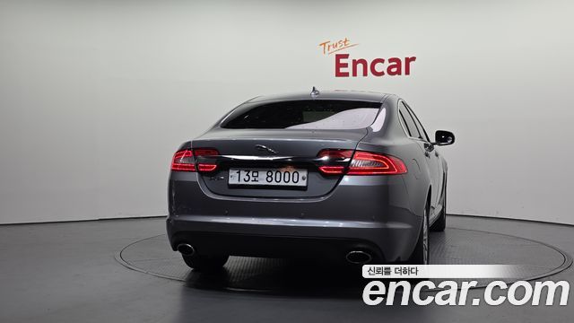 Jaguar XF 2.0 Luxury X250 2013 — фото 4