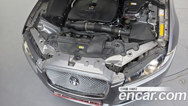Jaguar XF 2.0 Luxury X250 2013 — фото 6