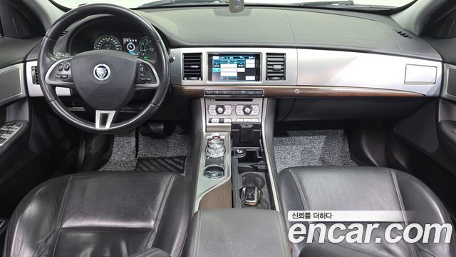 Jaguar XF 2.0 Luxury X250 2013 — фото 7