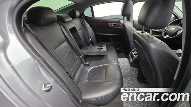 Jaguar XF 2.0 Luxury X250 2013 — фото 20