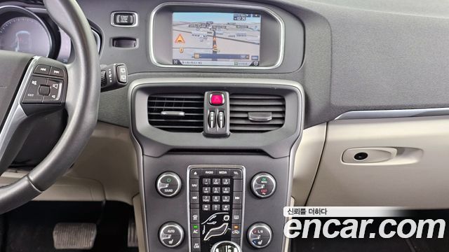 Volvo V40 D2 2nd 2015 — фото 18