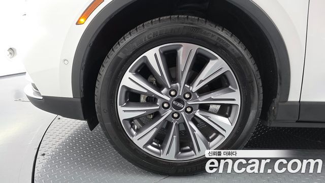 Lincoln Corsair 2.0 Reserve AWD 2022 — фото 5