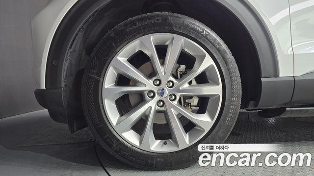 Ford Explorer (VI) 3.0 Platinum 4WD 2021 — фото 5