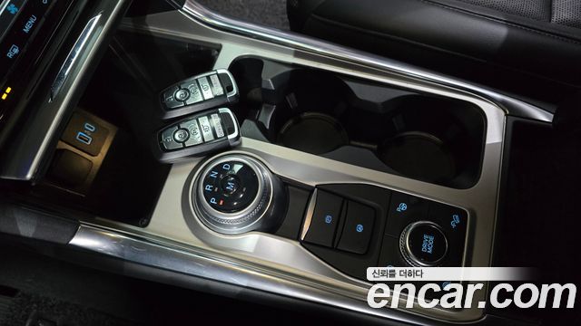 Ford Explorer (VI) 3.0 Platinum 4WD 2021 — фото 9
