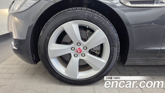 Jaguar XF (X260) 25t Prestige AWD 2018 — фото 5