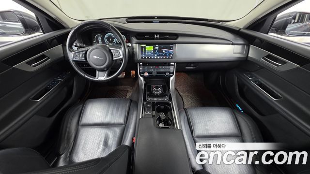 Jaguar XF (X260) 25t Prestige AWD 2018 — фото 7