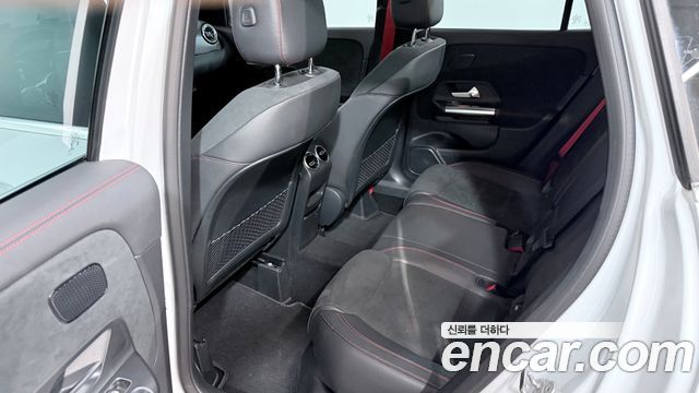Mercedes-Benz GLA-Class (H247) GLA45 AMG 4MATIC+ 2023 — фото 10