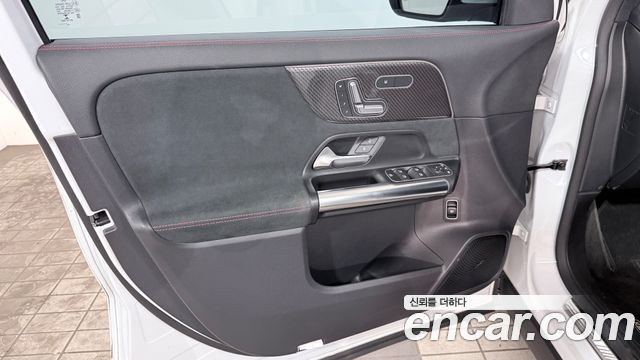 Mercedes-Benz GLA-Class (H247) GLA45 AMG 4MATIC+ 2023 — фото 19
